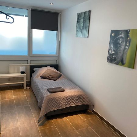 Duisburg Von Oben 3,5 Zimmer 8.Og Frisch Saniert Exterior photo